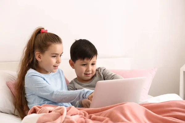 Cute Little Children Laptop Watching Cartoons Home — Stock Photo, Image