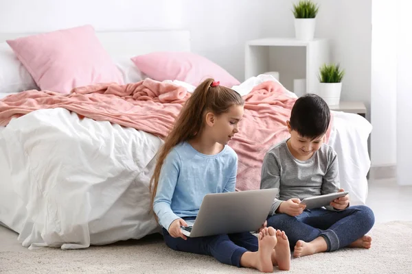 Cute Little Children Laptop Tablet Computer Watching Cartoons Home — Stock Photo, Image