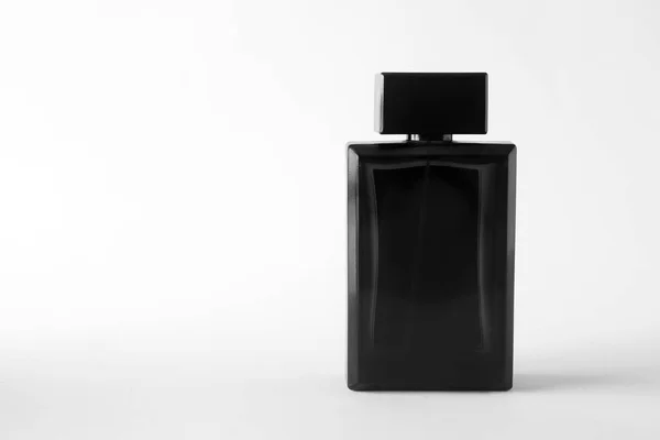 Flasche Parfüm Auf Weißem Hintergrund — Stockfoto