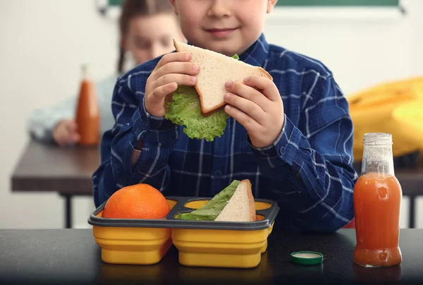 Little Boy Having School Lunch Classroom — Stock Photo, Image