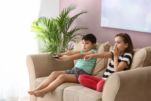 Emotional Little Children Watching Cartoons Home — Stock Photo, Image