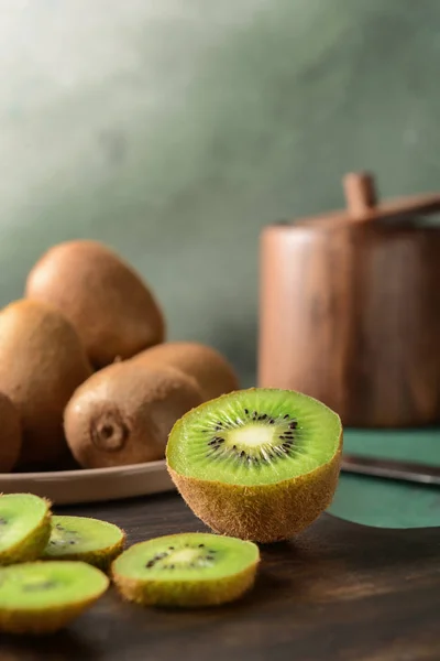Tasty Ripe Kiwi Cutting Board — Stock Photo, Image