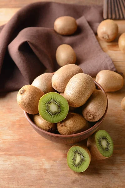 Bowl Tasty Kiwi Table — Stock Photo, Image