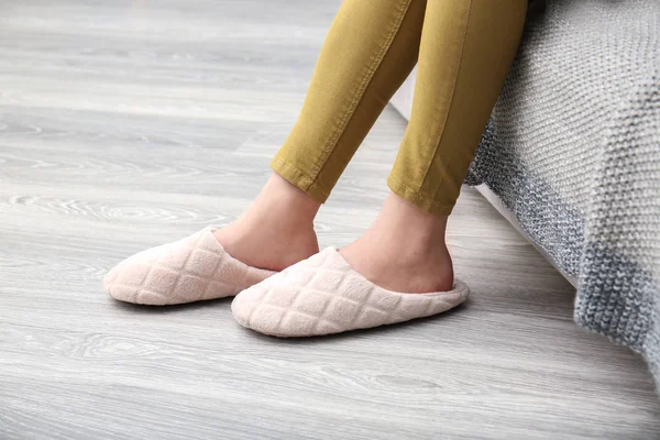 Young Woman Slippers Home — Stock Photo, Image