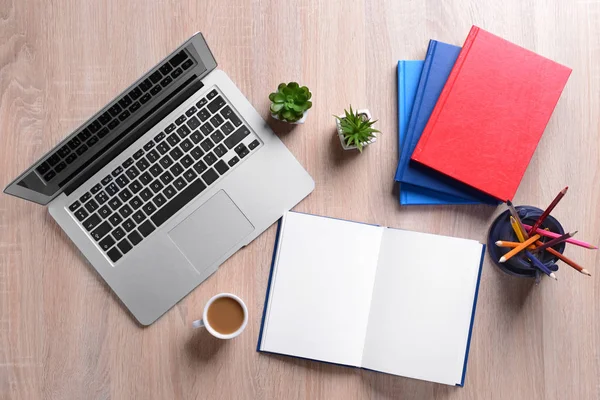 Books Laptop Wooden Table — Stock Photo, Image