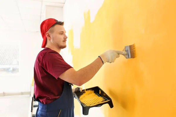 Male Painter Uniform Working Indoors — Stock Photo, Image