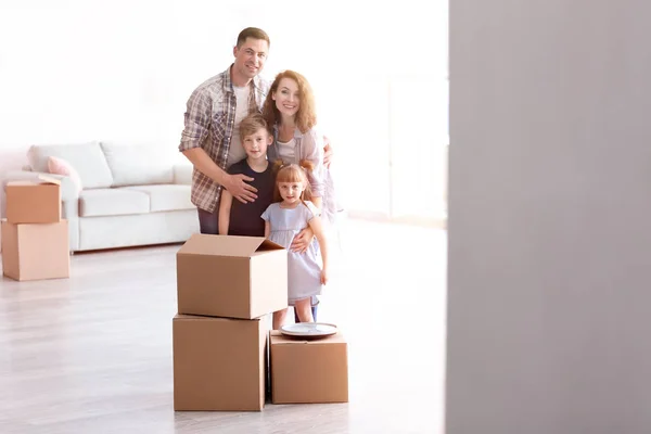 Happy Family Cardboard Boxes Moving New House — Stock Photo, Image