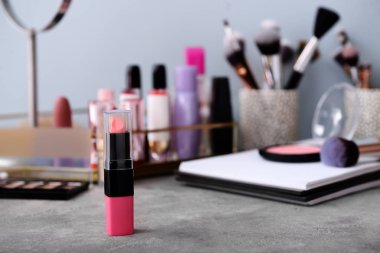 Tuvalet Masası profesyonel ruj