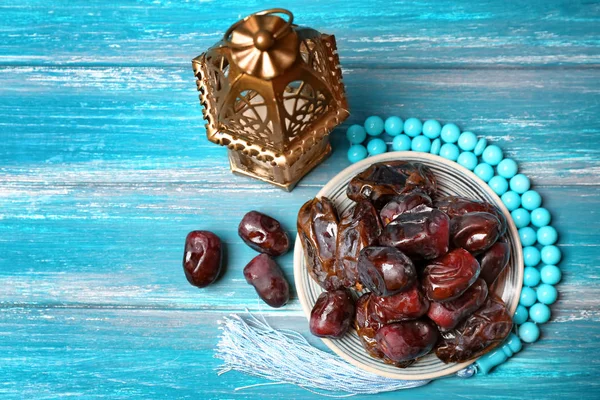 Tasty Dates Muslim Lamp Wooden Table — Stock Photo, Image