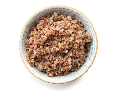 Beyaz zemin üzerine lezzetli haşlanmış buğday ile kase