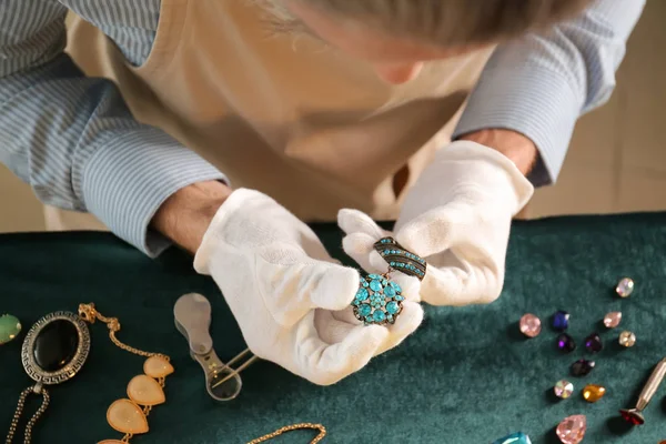 Jeweller Beautiful Adornment Workshop Closeup — Stock Photo, Image