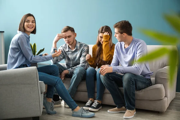 Group Young People Meeting Indoors — Stock Photo, Image