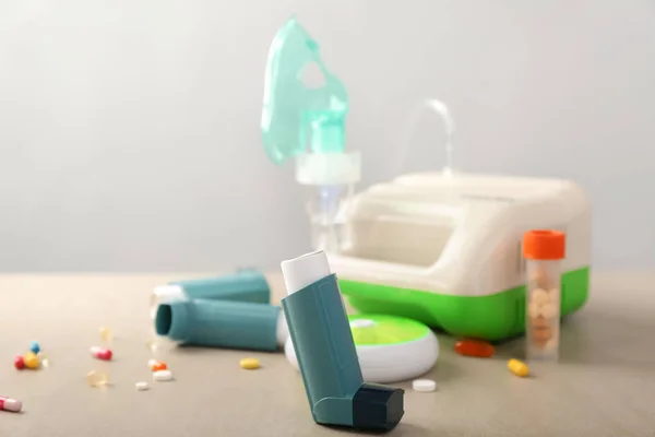 Inhalers Pills Table — Stock Photo, Image