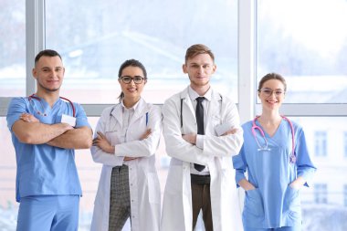 Klinikte genç hekimlerin