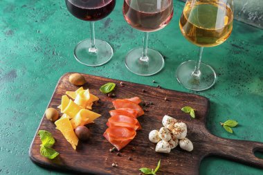 Renk tablosu snacks şarapla tür farklı gözlük