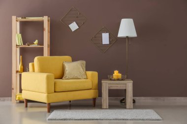 Altın elemanları ile güzel oda iç