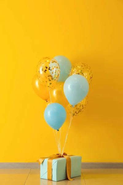Balony Urodzinowe Pudełko Pokoju — Zdjęcie stockowe