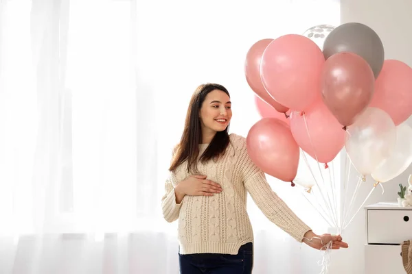 Hermosa Mujer Embarazada Con Globos Aire Casa —  Fotos de Stock