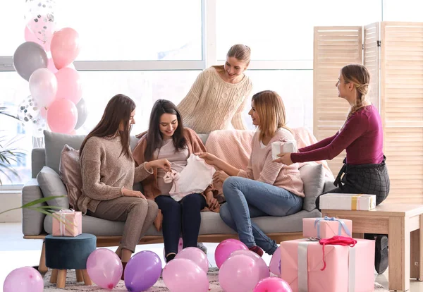 Pregnant Woman Her Friends Baby Shower Party — Stock Photo, Image