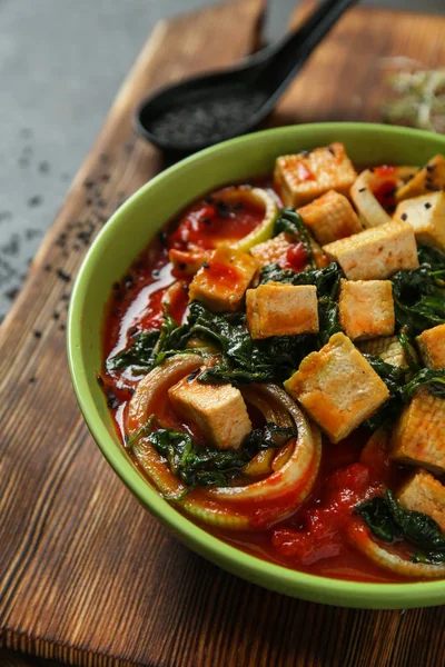 Lekkere Soep Met Tofu Kaas Kom Tafel — Stockfoto