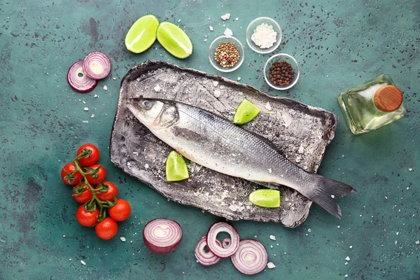Plate Tasty Fresh Seabass Fish Color Background — Stock Photo, Image