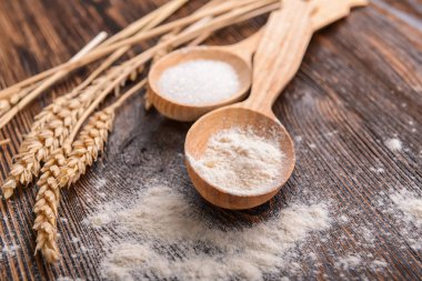 Kaşık un ahşap tablo