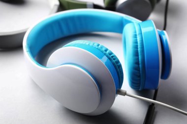 Beyaz arka planda, closeup modern kulaklık