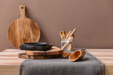 Mutfak eşyaları tablo kümesi