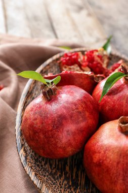 Masada olgun Nar ile plaka