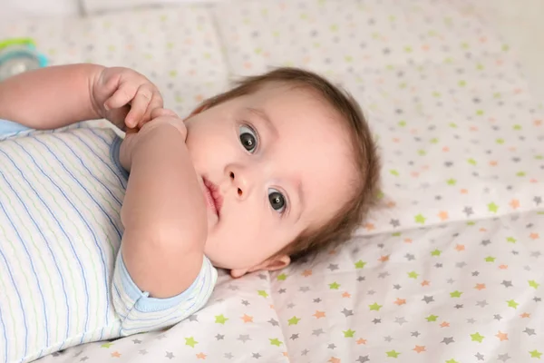 小児科医のオフィスでかわいい赤ちゃん — ストック写真