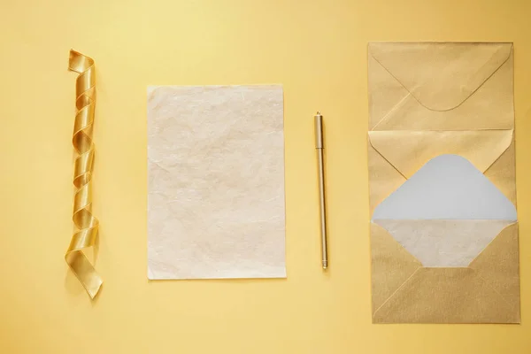Paper Envelopes Ribbon Blank Sheet Pen Color Background — Stock Photo, Image