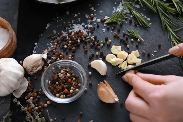 Woman Cutting Fresh Garlic Table Closeup — Stock Photo, Image