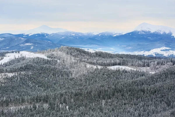 Bellissimo Paesaggio Con Montagne Nella Giornata Invernale — Foto Stock