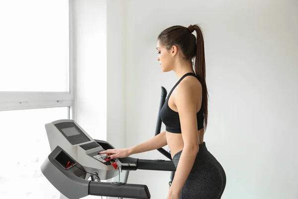 Sporty Young Woman Treadmill Gym — Stock Photo, Image