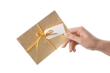 El ile zarf beyaz arka plan üzerinde