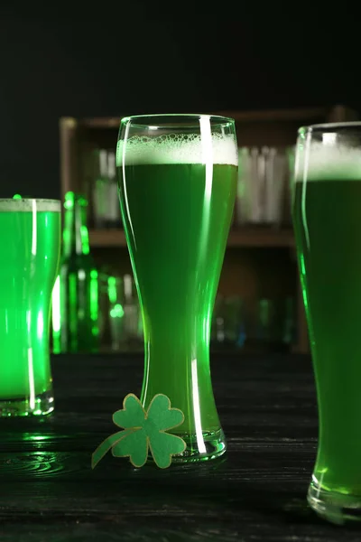 Glasses Green Beer Table Saint Patrick Day Celebration — Stock Photo, Image