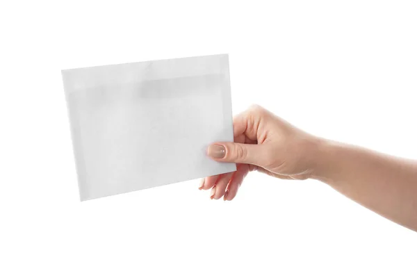 Vrouwelijke Hand Met Envelop Witte Achtergrond — Stockfoto