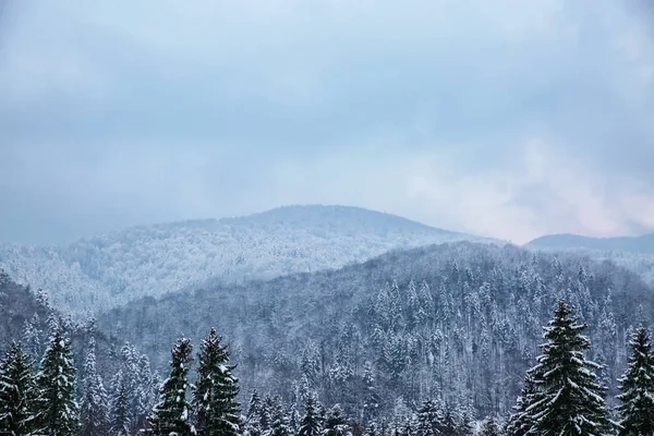 Bellissimo Paesaggio Con Montagne Nella Località Invernale — Foto Stock