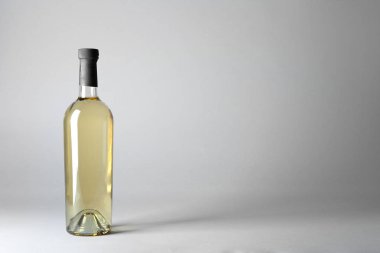 Açık renkli lezzetli şarap şişe