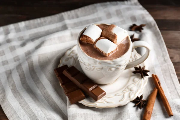Tasse Heißen Kakao Mit Marshmallows Auf Dem Tisch — Stockfoto