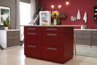 Modern konforlu mutfağın içi