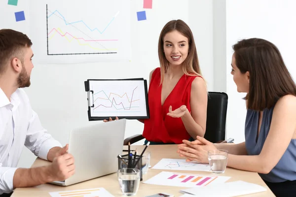 Young Business People Meeting Office — Stock Photo, Image