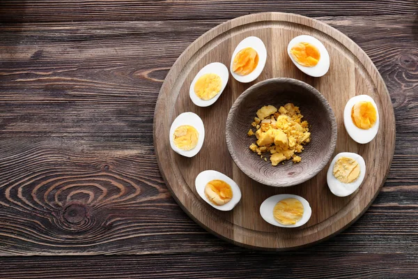 Board Hard Boiled Cut Eggs Yolk Wooden Table — Stock Photo, Image