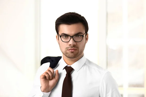 Retrato Belo Jovem Empresário Escritório — Fotografia de Stock