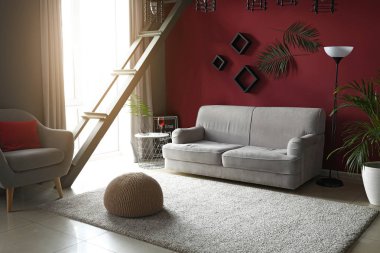 Modern odanın iç mimarisi.