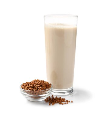 Leziz buğday süt beyaz arka plan üzerinde