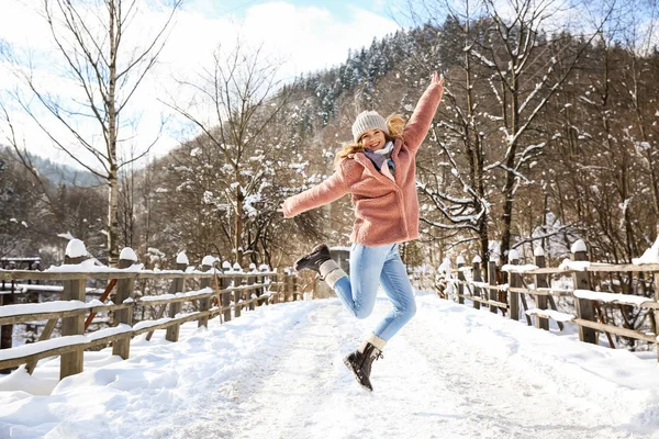 Happy Woman Snowy Resort — Stock Photo, Image