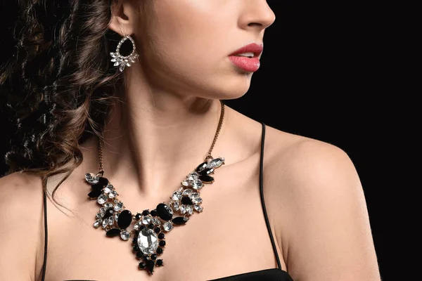 Young Woman Beautiful Jewelry Dark Background Closeup — Stock Photo, Image