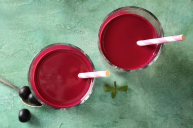 Gözlük acai smoothie tablo ile