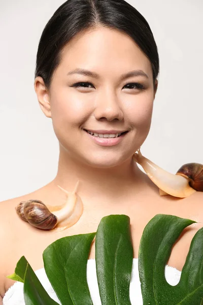 Asian Woman Giant Achatina Snails White Background — Stock Photo, Image